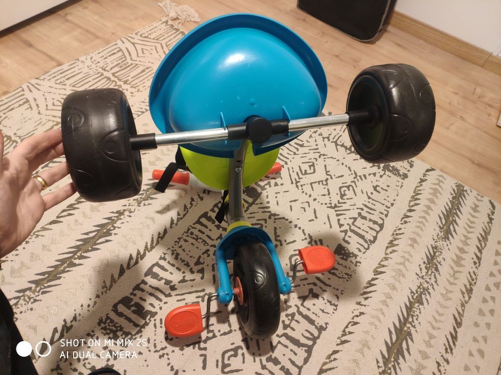Triciclo smoby para crianças.