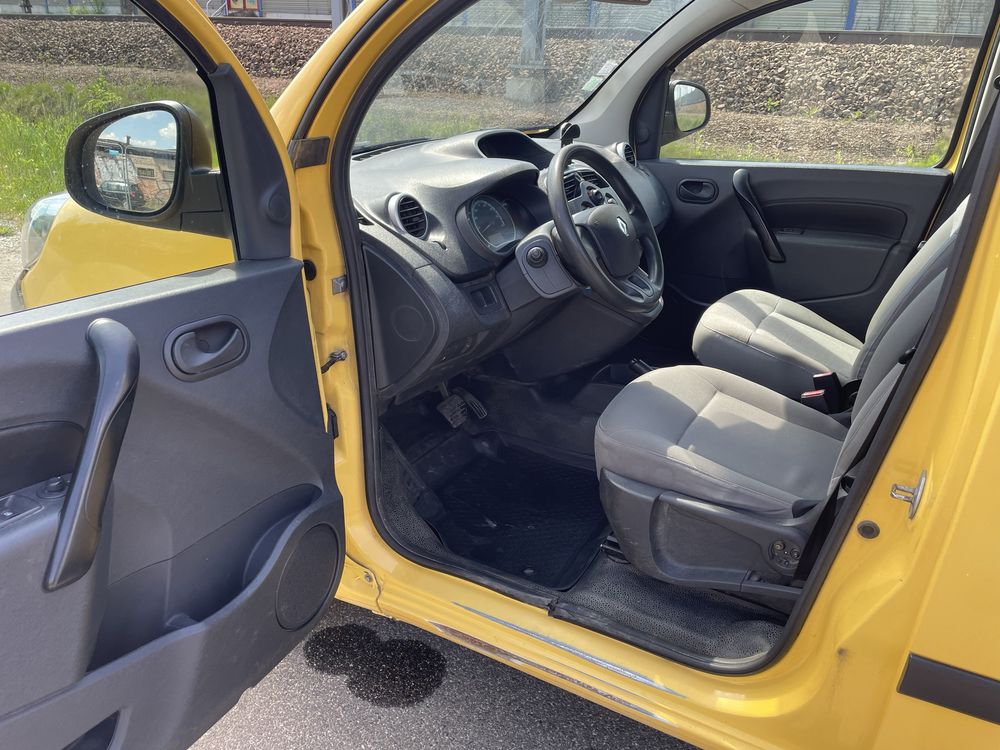 Renault kangoo 33 kWh 230 km zasiegu klima fv 23%