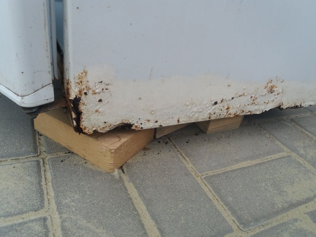 Продам холодильник АТЛАНТ в робочому стані, недоліки по стану на фото.