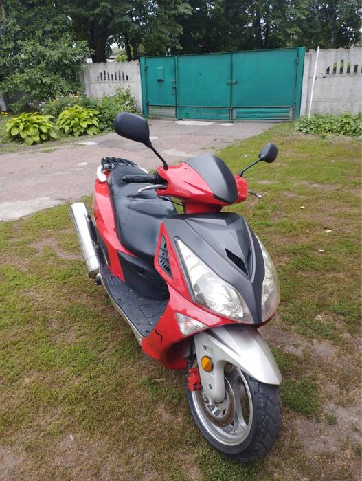 Продам скутер 150 кубів