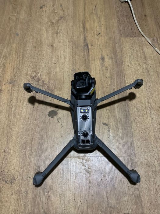 Квадрокоптер DJI Mavic 3 Pro