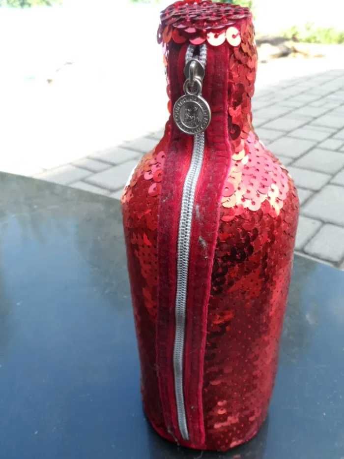 Pokrowiec na butelkę dekoracyjny ozdobny czerwone cekiny