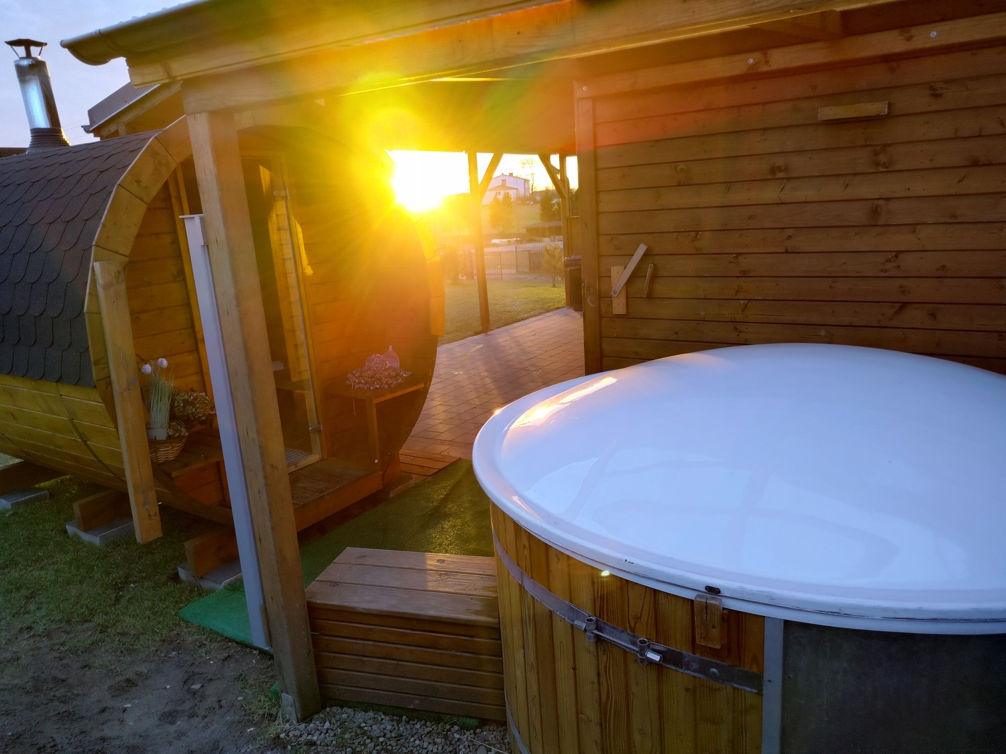 Wolne terminy domek kaszuby jacuzzi, balia, sauna beczkaGowidlino las