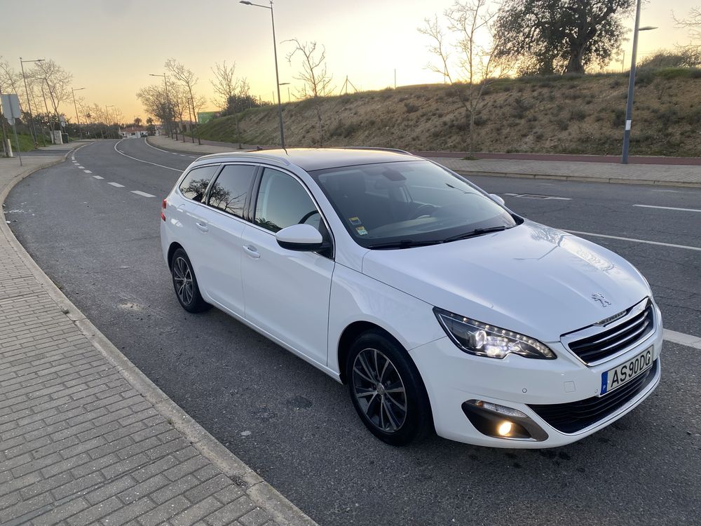 Peugeot com possibilidade de financiamento