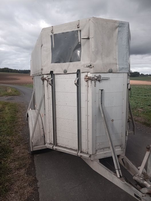 Przyczepka do przewozu bydła koni zwierząt aluminiowa