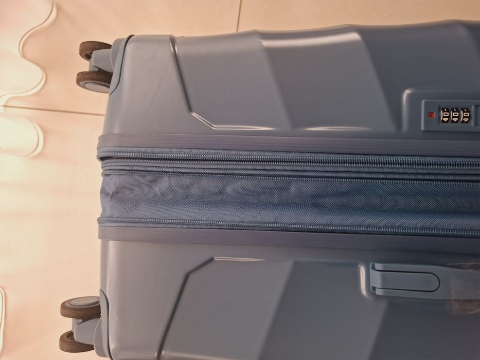 Piękna Walizka xxl 120l poszerzana
