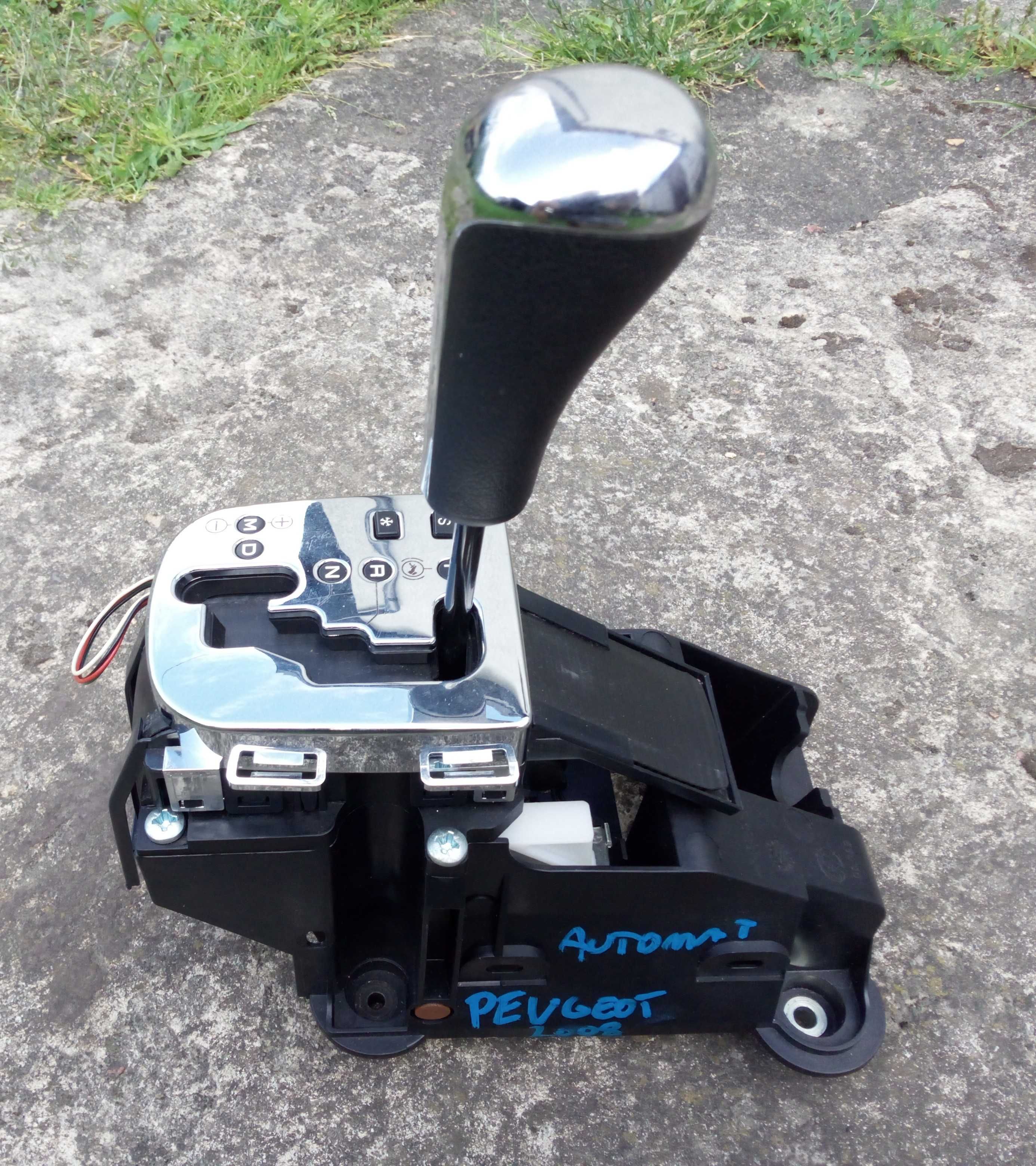 Lewarek zmiany biegów automat Peugeot 2008