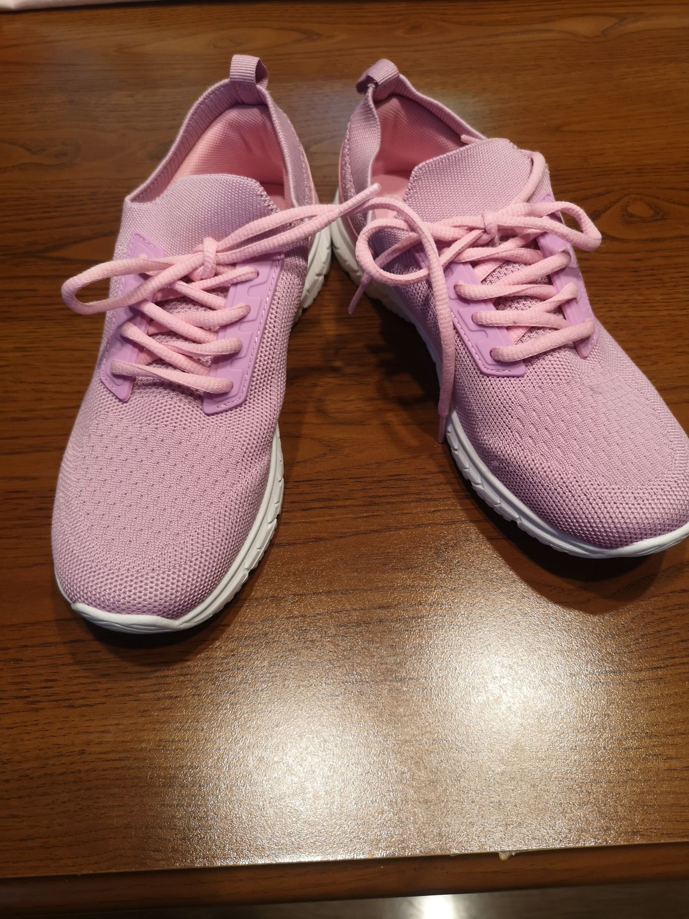 Buty sportowe F-my Cleve roz. 37 - 24  cm