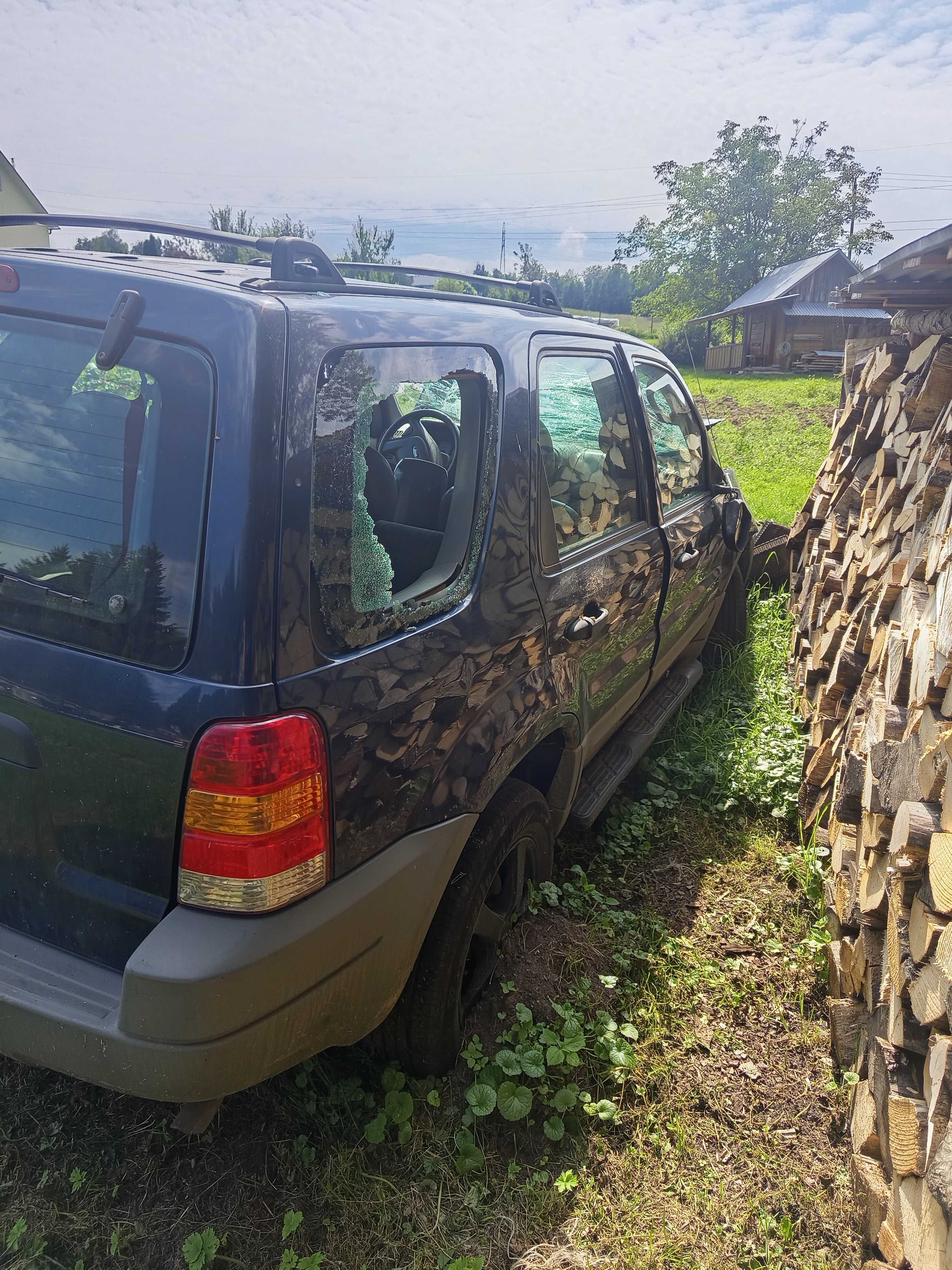 Ford Escape 2.0 benzyna /gaz 4x4 Powypadkowy