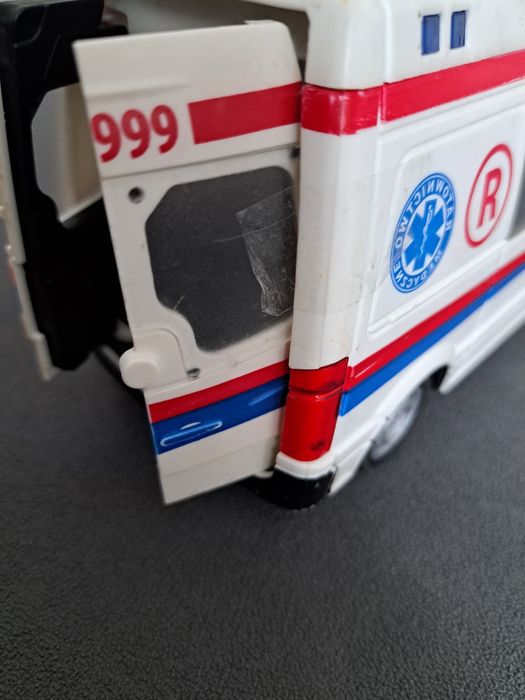 Auto dla dzieci Ambulans