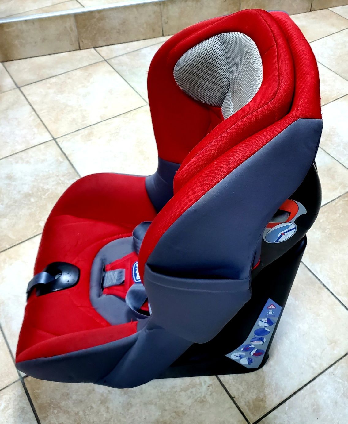 Автокрісло Chicco 9-18Kg