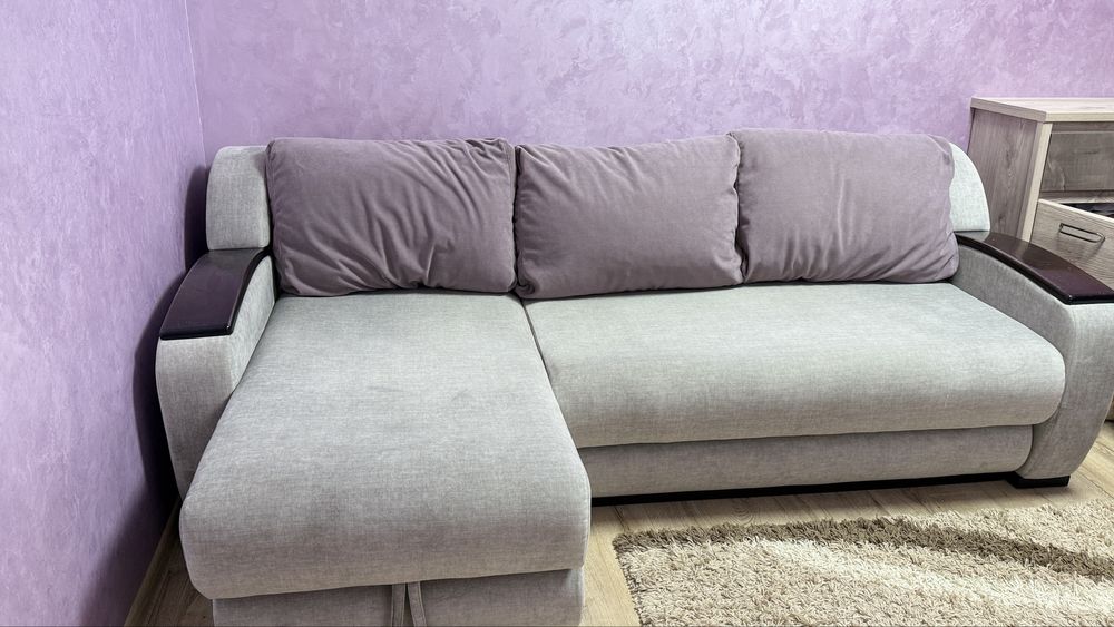 Диван кутовий сірий