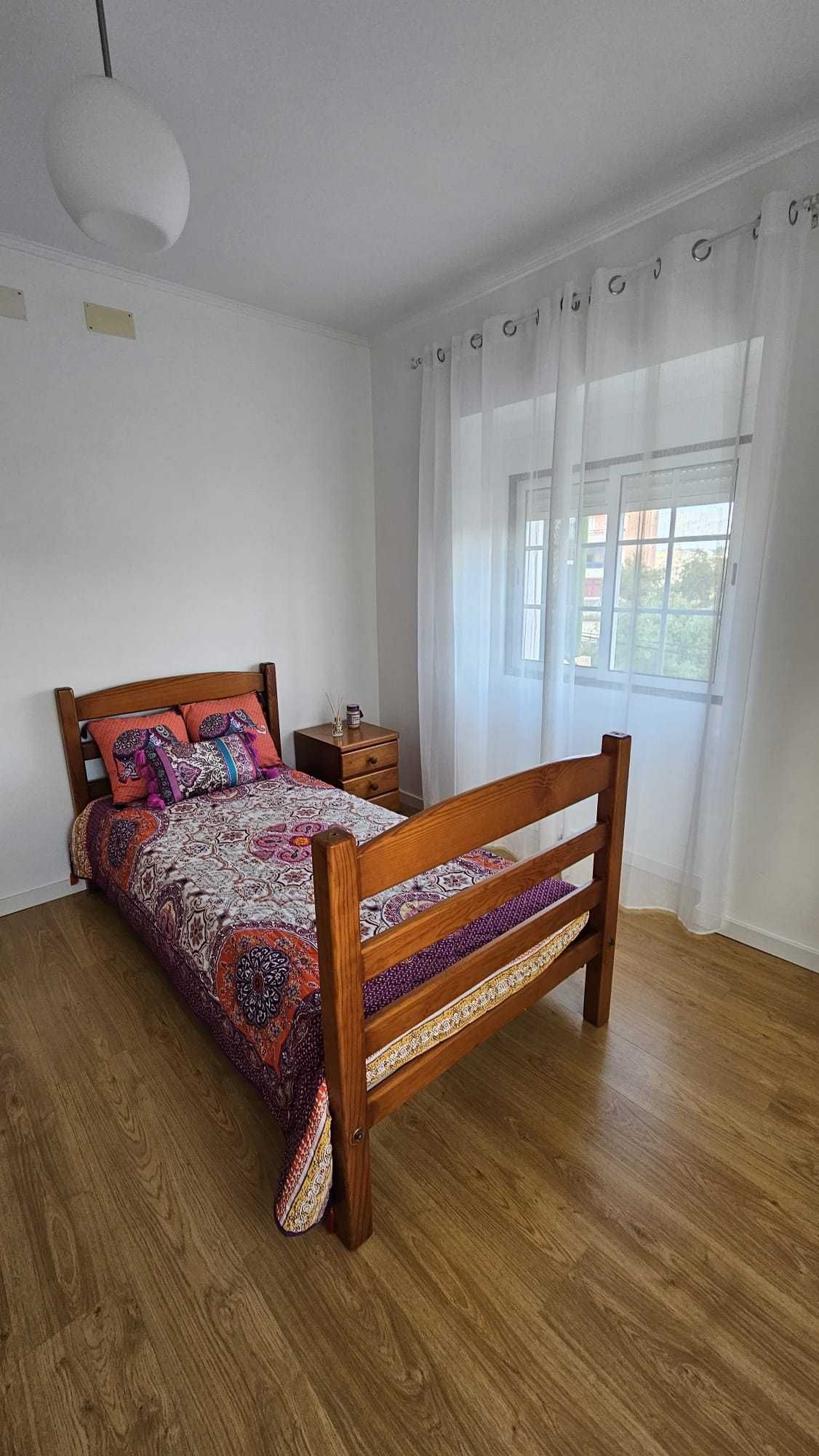 Quarto arrendamento Cacém para Professores/ Estudantes