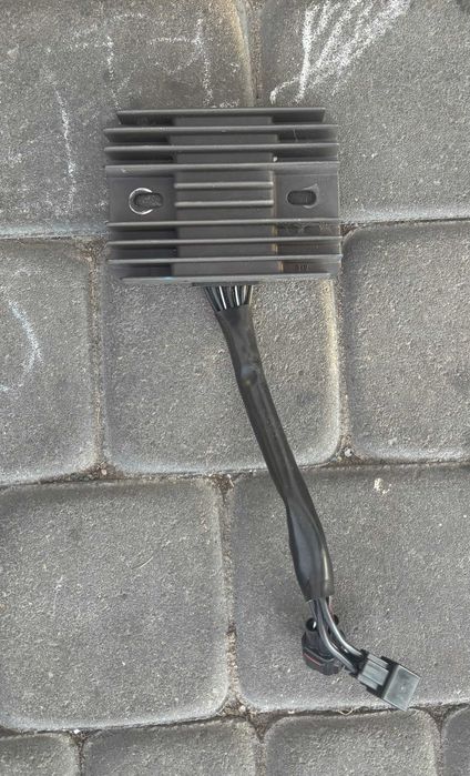 Regulator Napięcia Suzuki SV650 16-