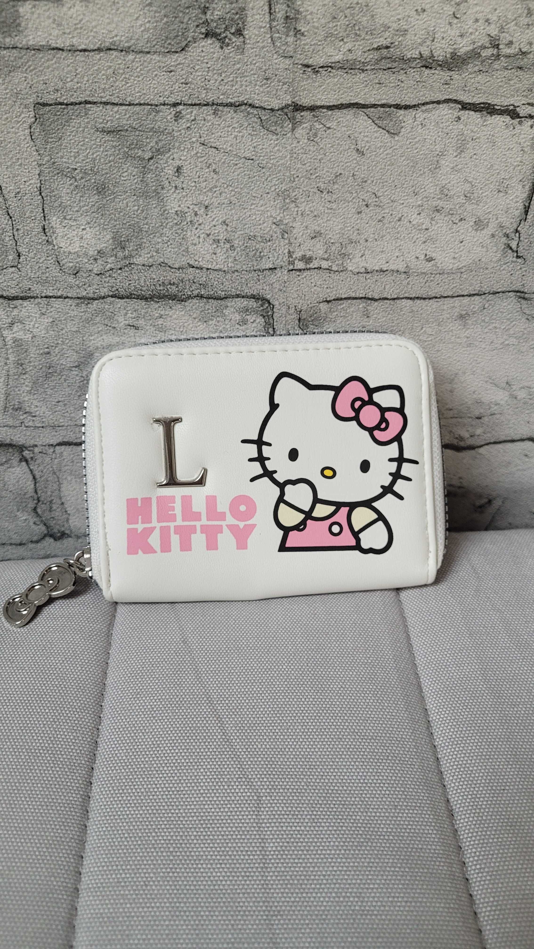 Portfel Hello Kitty z literką L z PRIMARKU