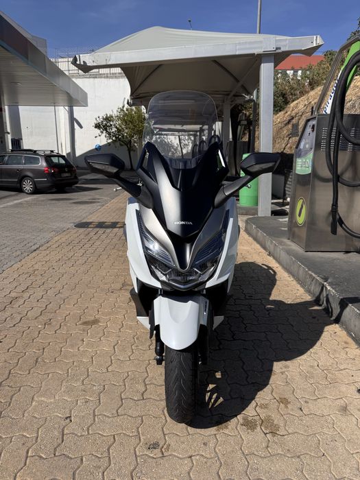 Honda Forza 350 com extras