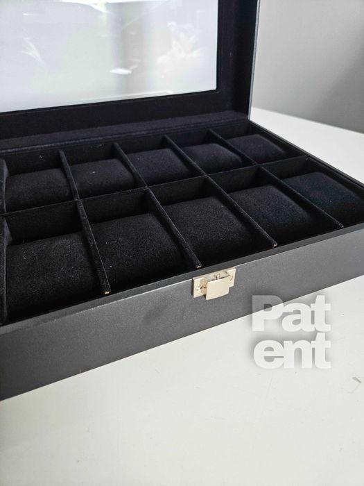 Czarna szkatułka na biżuterię zegarki bransoletki na prezent