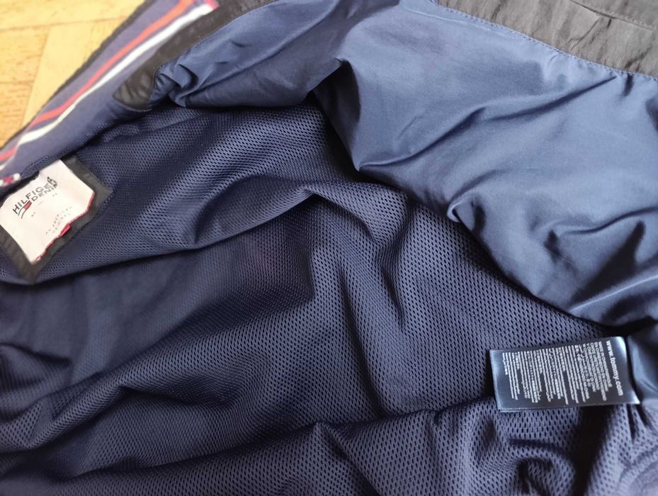 Tommy Hilfiger piękną kurtka męska lekka rozmiar L czarna
