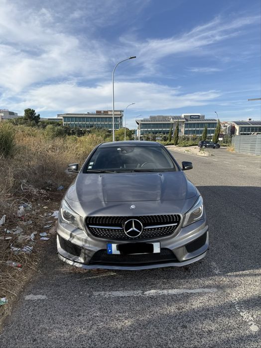 Mercedes-Benz Classe CLA 220 Shooting Brake AMG Line