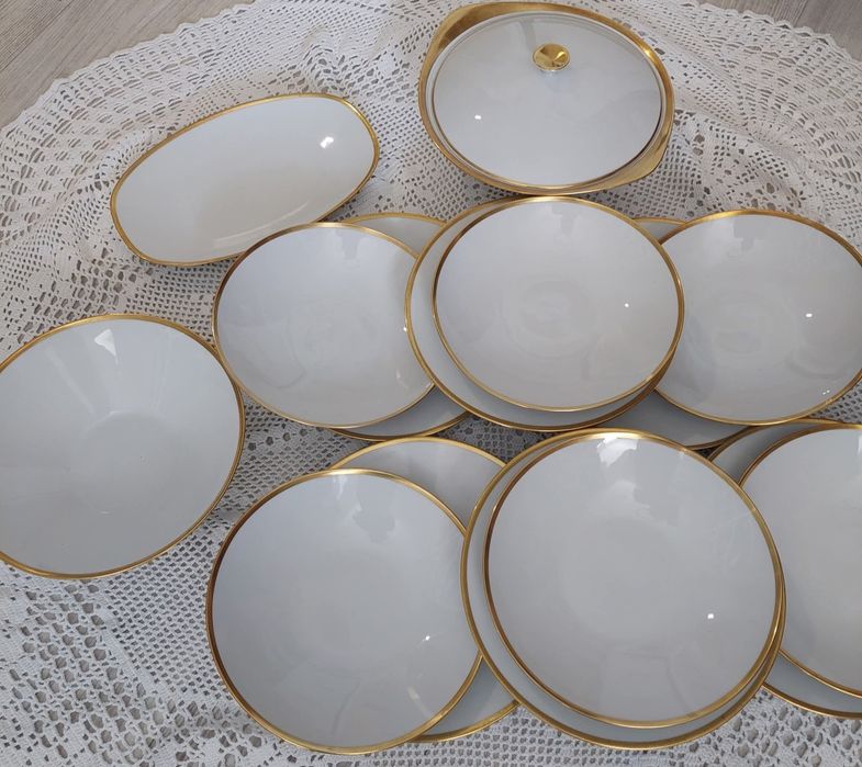 Hutschenreuther Hohenberg Bavaria - serwis obiadowy dla 6 osób.
Elegan