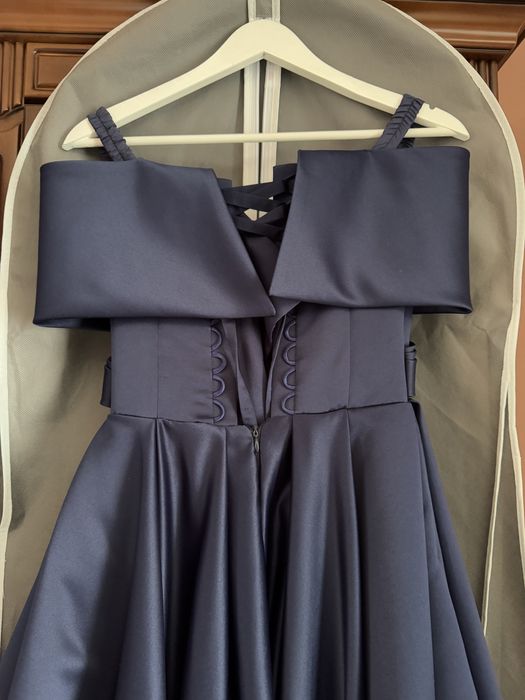 Випускна сукня в ідеальному стані