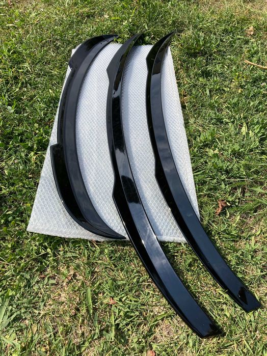 Спойлер Черный глянец (SQ5) на AUDI Q5 8R/80A 2008-2016-2020 года.