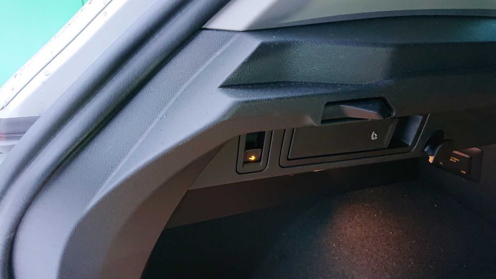 Tiguan / Allspace 16-24гг Seat Ateca TARRACO электро фаркоп прицеп