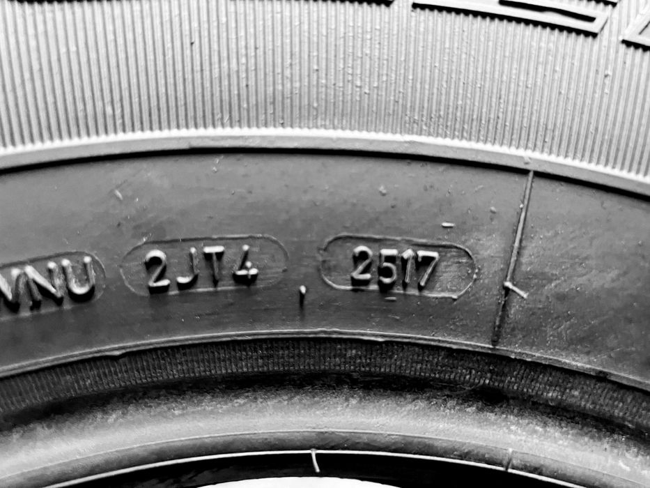 Шини Б/в 255.70.15с одна шт Goodyear