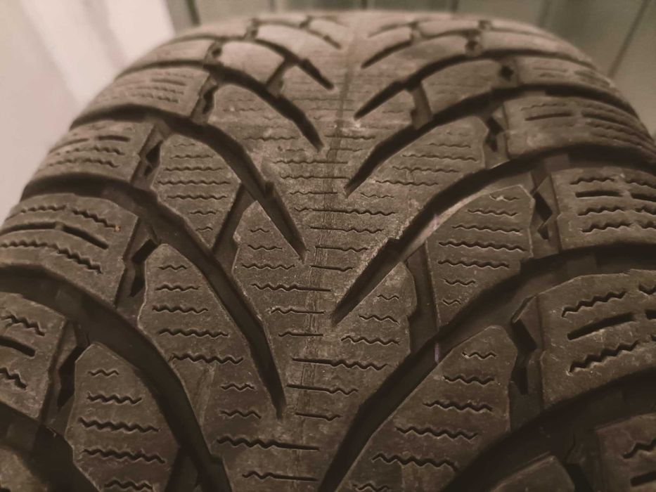 Oryginalne felgi Volvo R18 + opony zimowe Nokian WR SUV 4 235/60R18