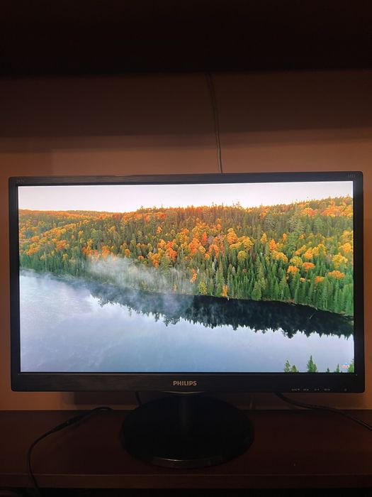 Монітор Philips 24 дюйма MODEL 243V5
