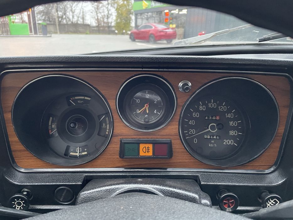 Волга (2410) газ (1989) год