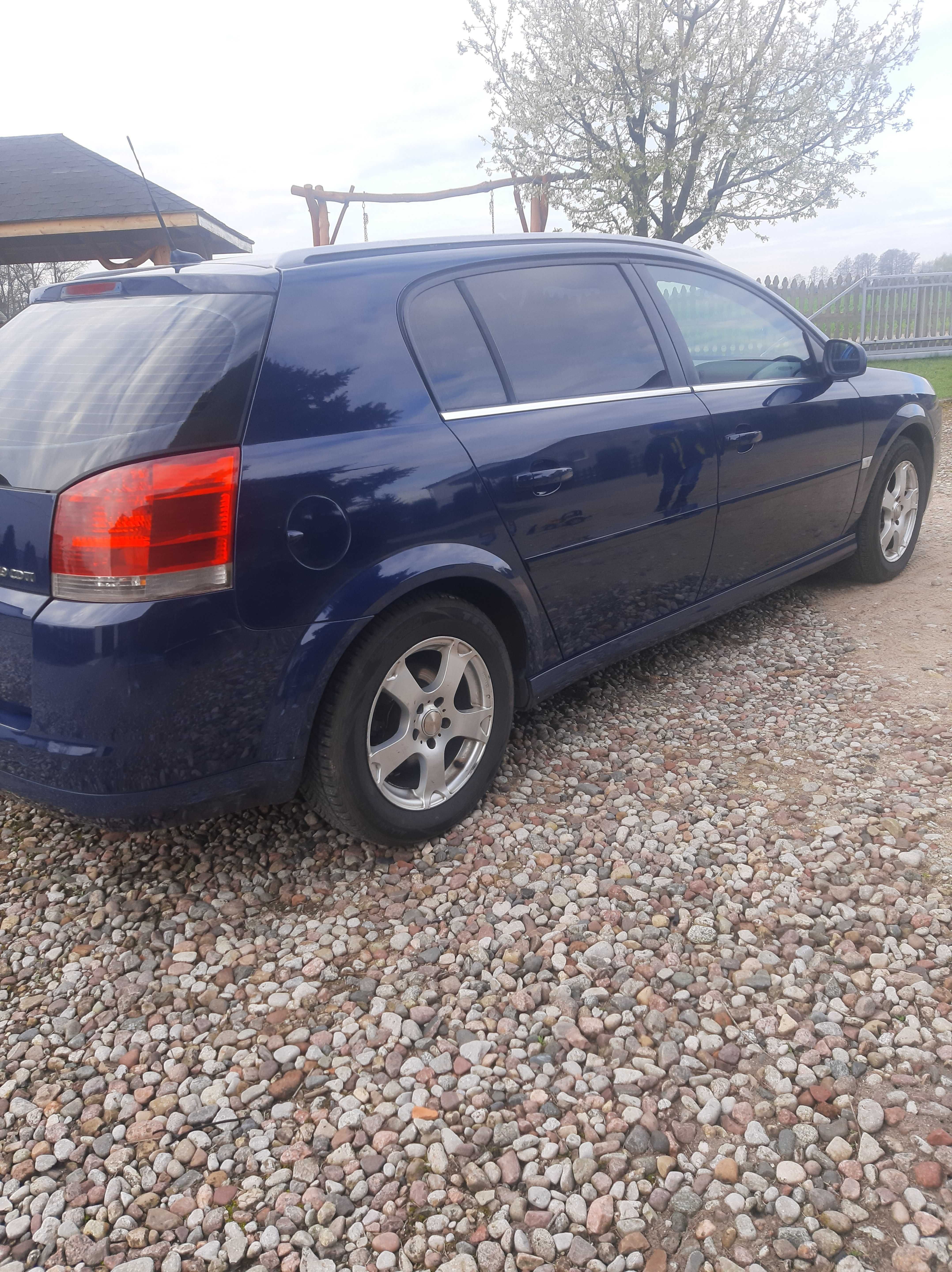 Auto Opel Signum 2006r.