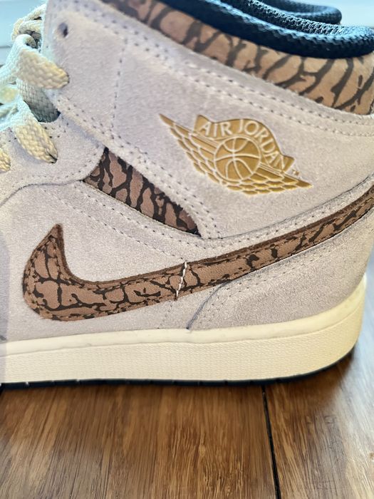 Nike Air Jordan 1 Mid SE brązowy 36,5