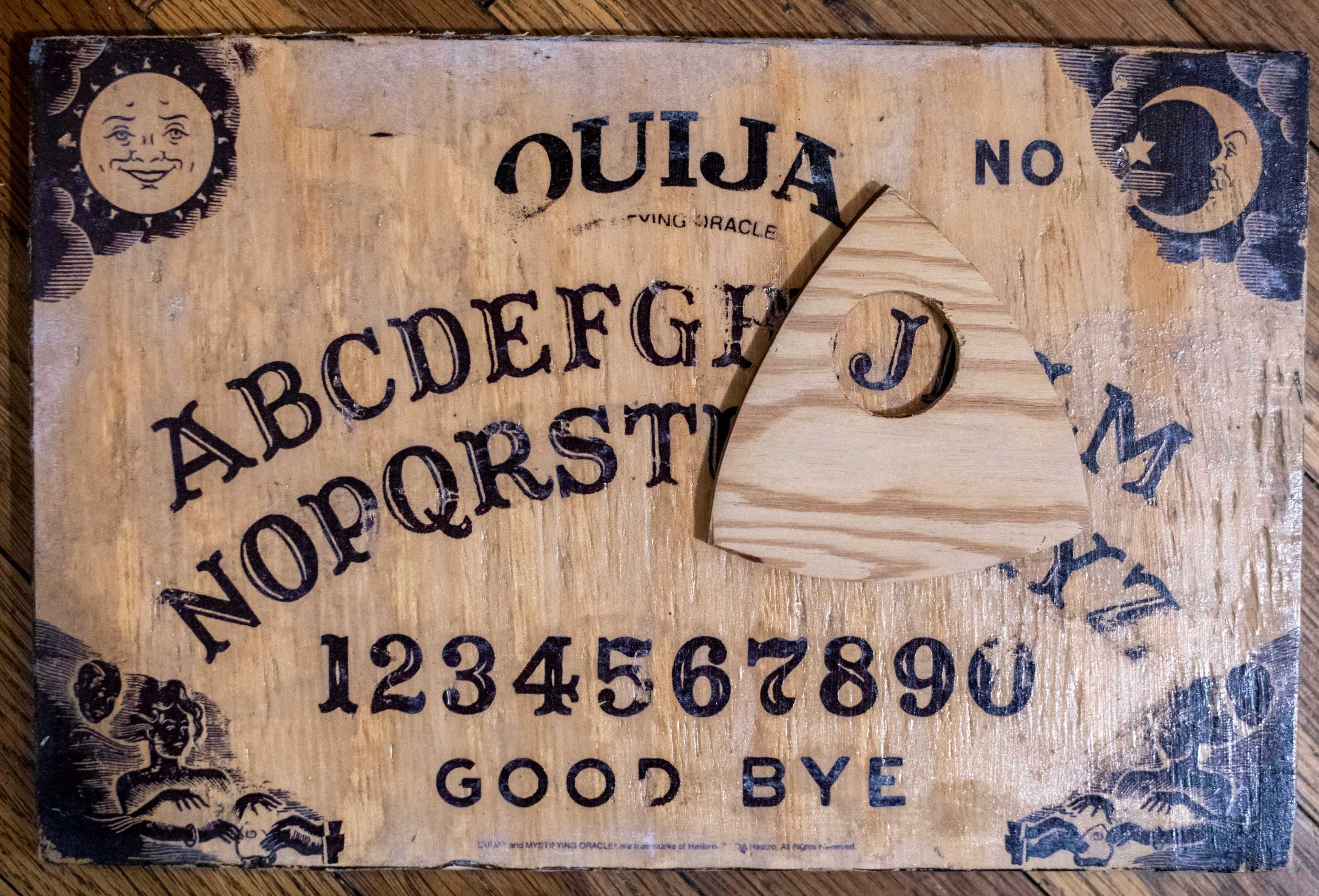 Ouija gra planszowa prezent spirytyzm wywoływanie duchów halloween