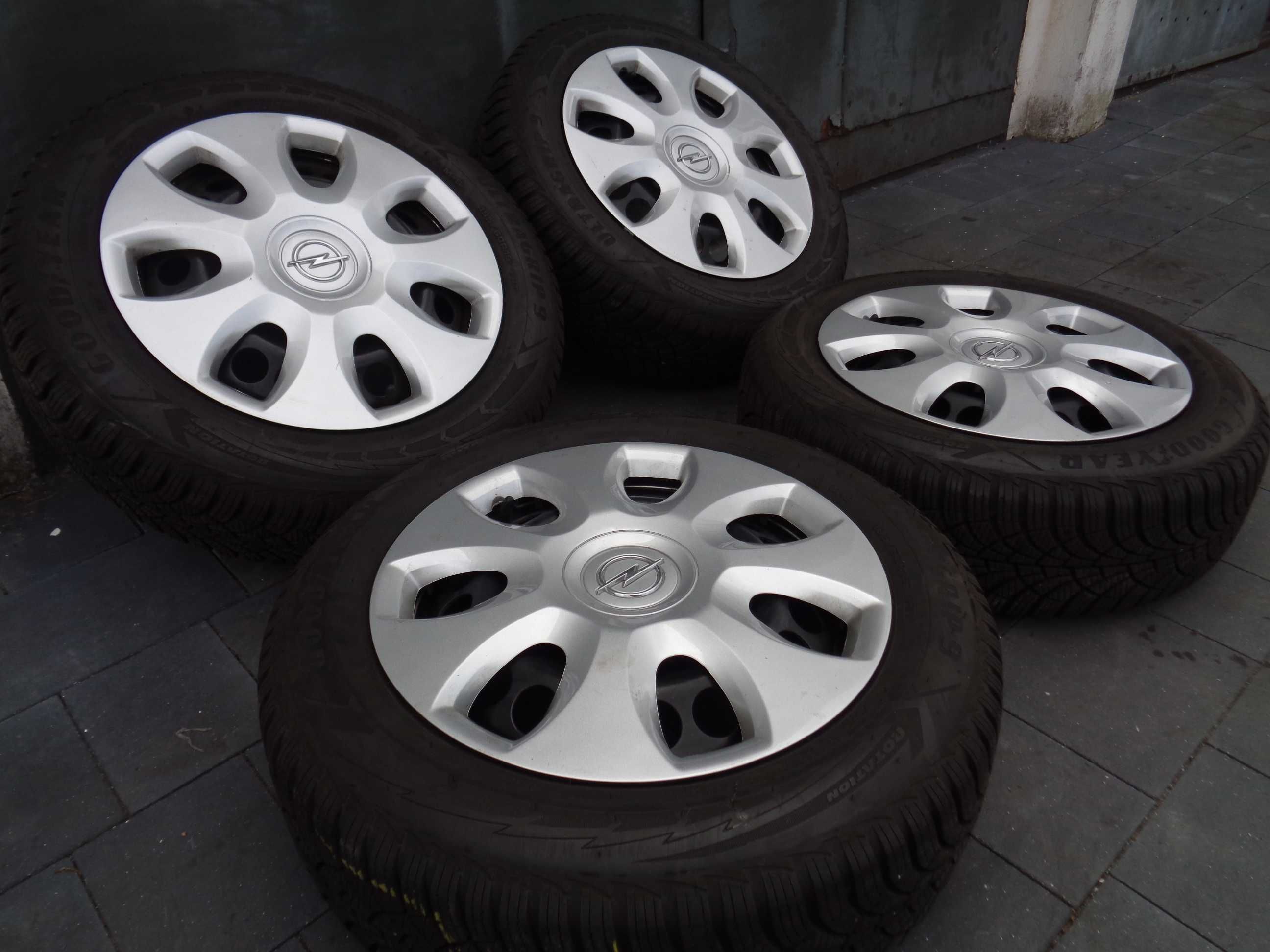 Koła zimowe OPEL FIAT 15 cali 4x100, opony 7,6mm, Corsa Punto CZUJNIKI