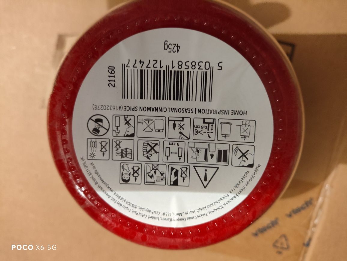 Świeczka zapachowa Yankee Candle 425g cynamon
