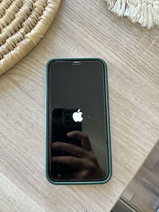 iPhone 11 usado em bom estado