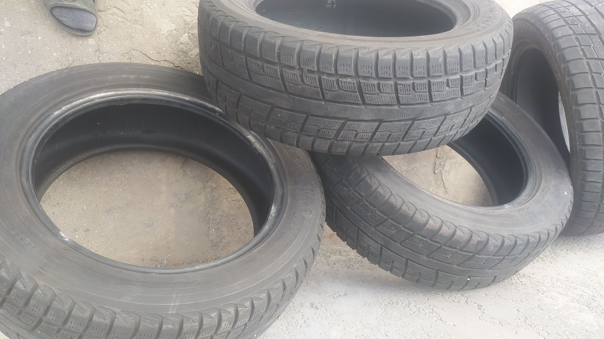 Резина Yokohama 215/60R17 только комплектом 4 шт.