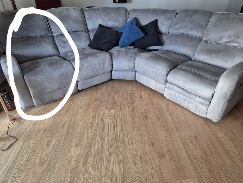 Sofá  de canto com 5 lugares e 2 chase longe