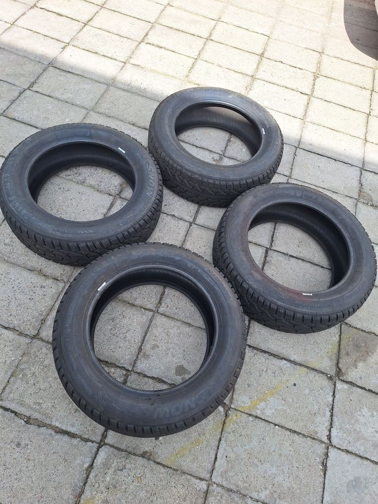 Nowe opony zimowe kormoran Snow 215 60 R17