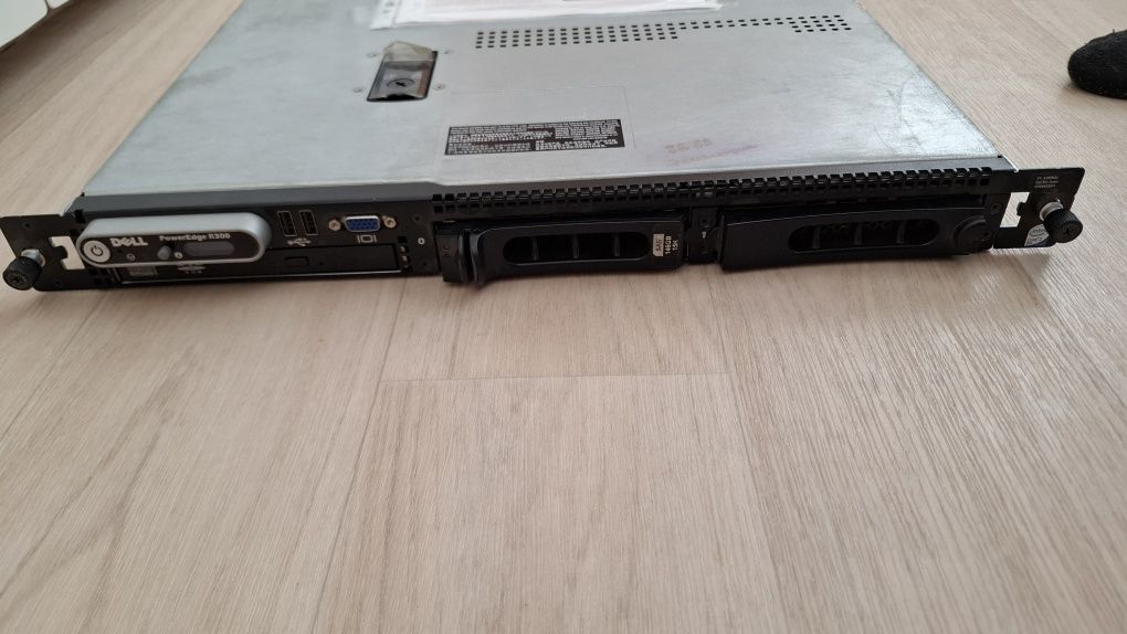 Сервер DELL PowerEdge300