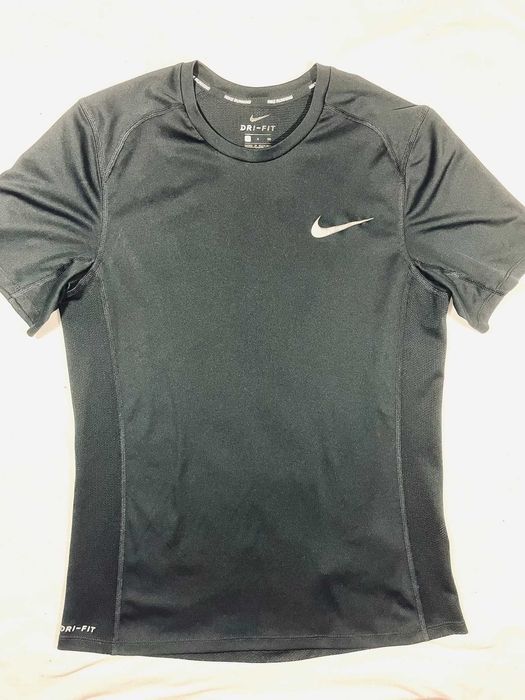 Nike czarna koszulka sportowa S