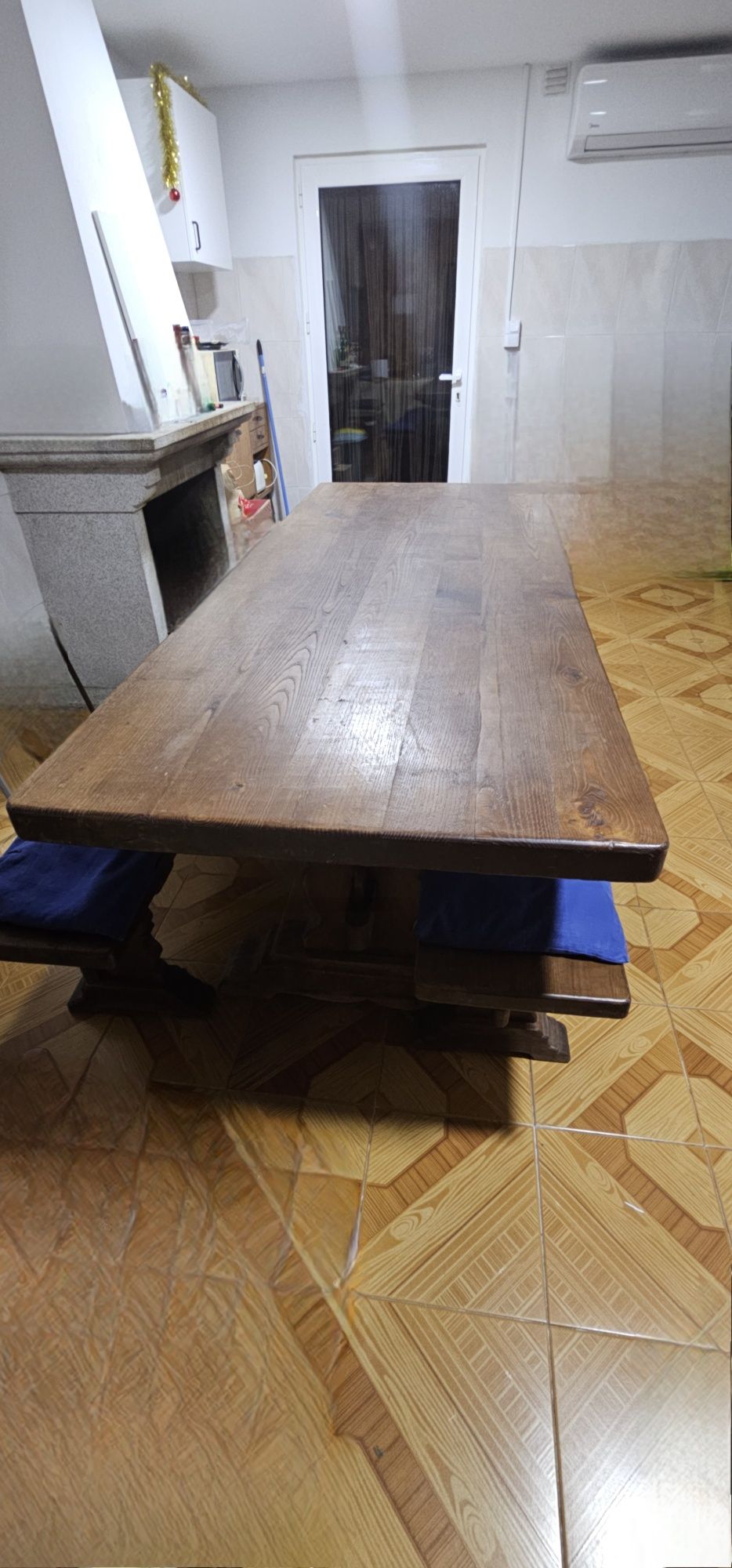 Mesa em madeira de carvalho maciço