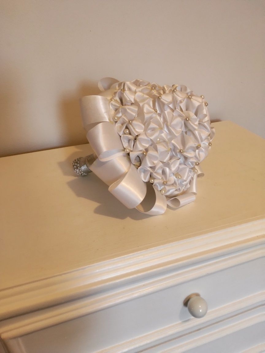 Ramo decorativo tecido