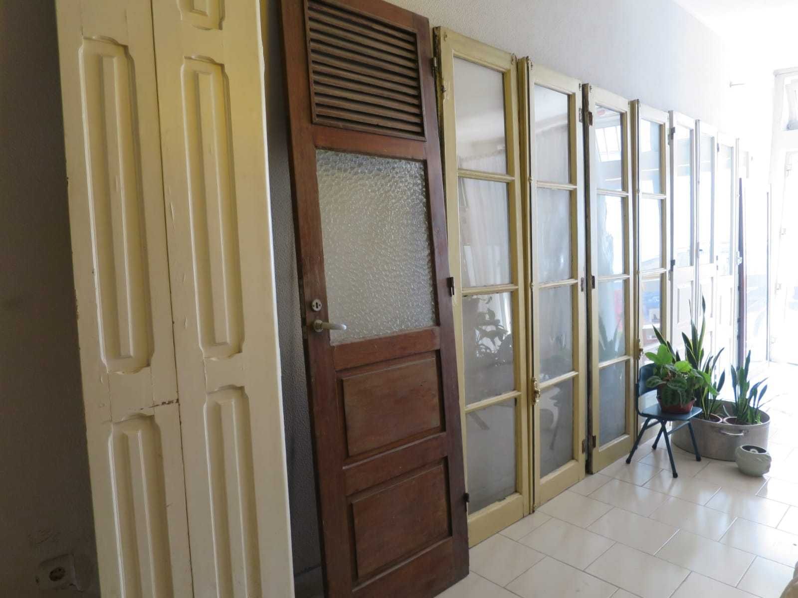 Portas, janelas e portadas