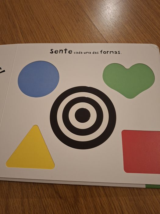 Livro sensorial Olhar Tocar Sentir