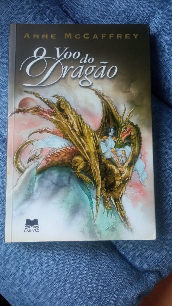 Livros de fantasia em excelente estado — pack ou individual