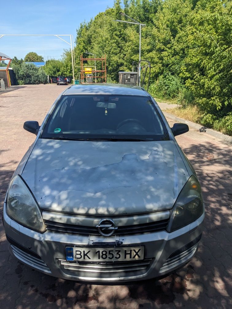 Opel Astra h 1.6 хетчбек 2004