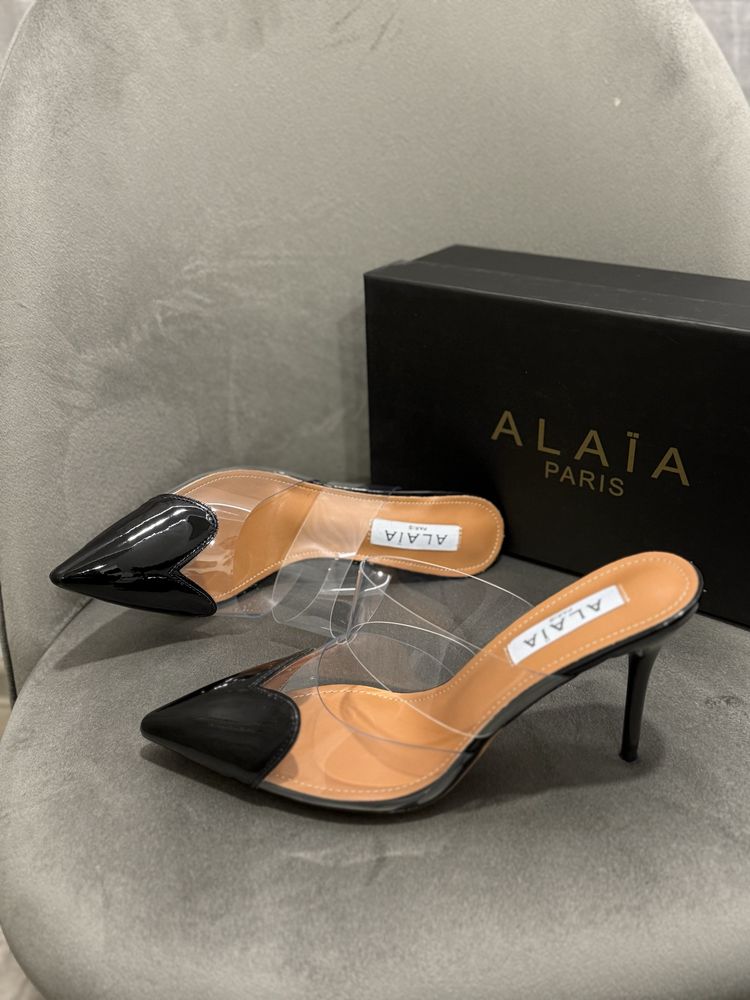 Туфлі alaia босоножки на каблуке
