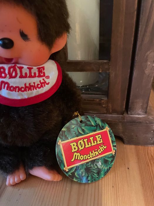 Nowa małpka Monchhichi Sekiguchi z zamkniętymi oczami